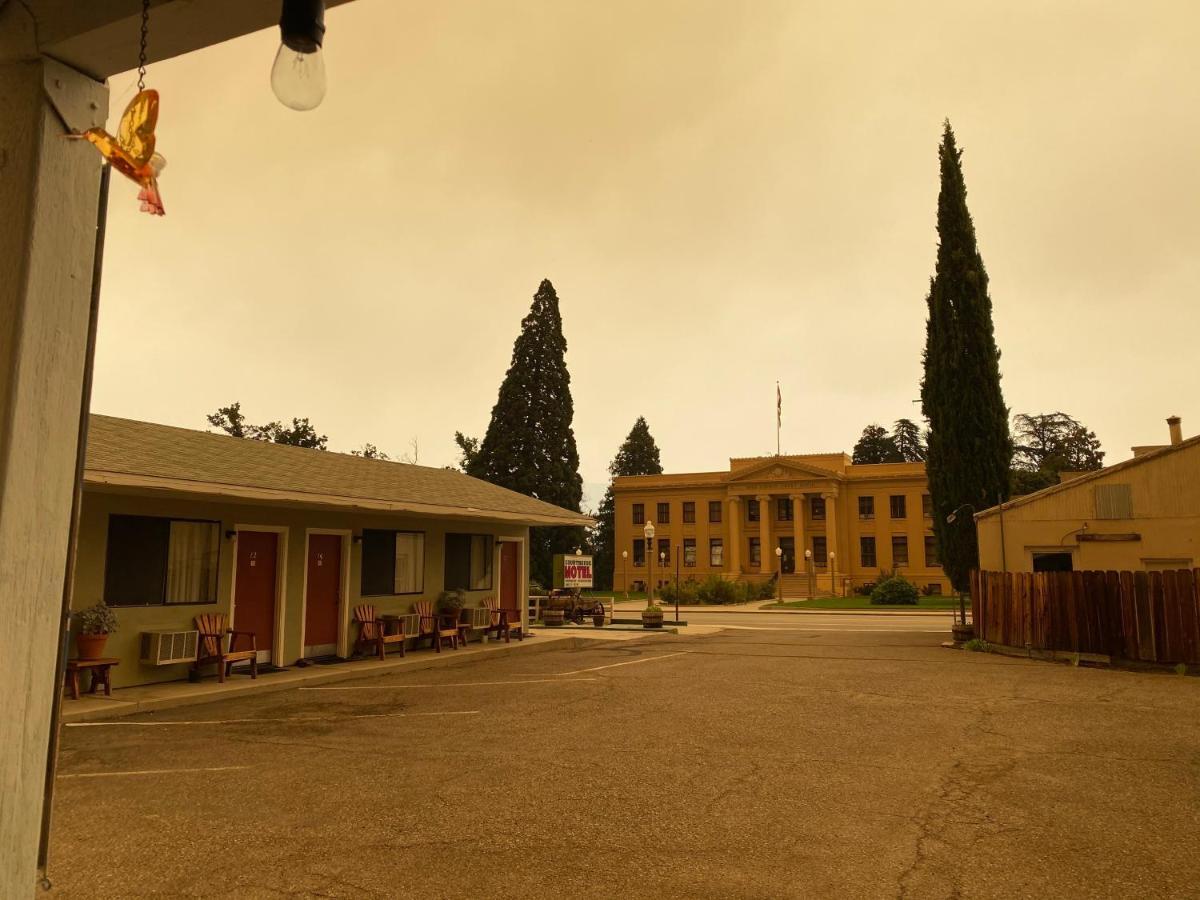 Independence Courthouse Motel Dış mekan fotoğraf